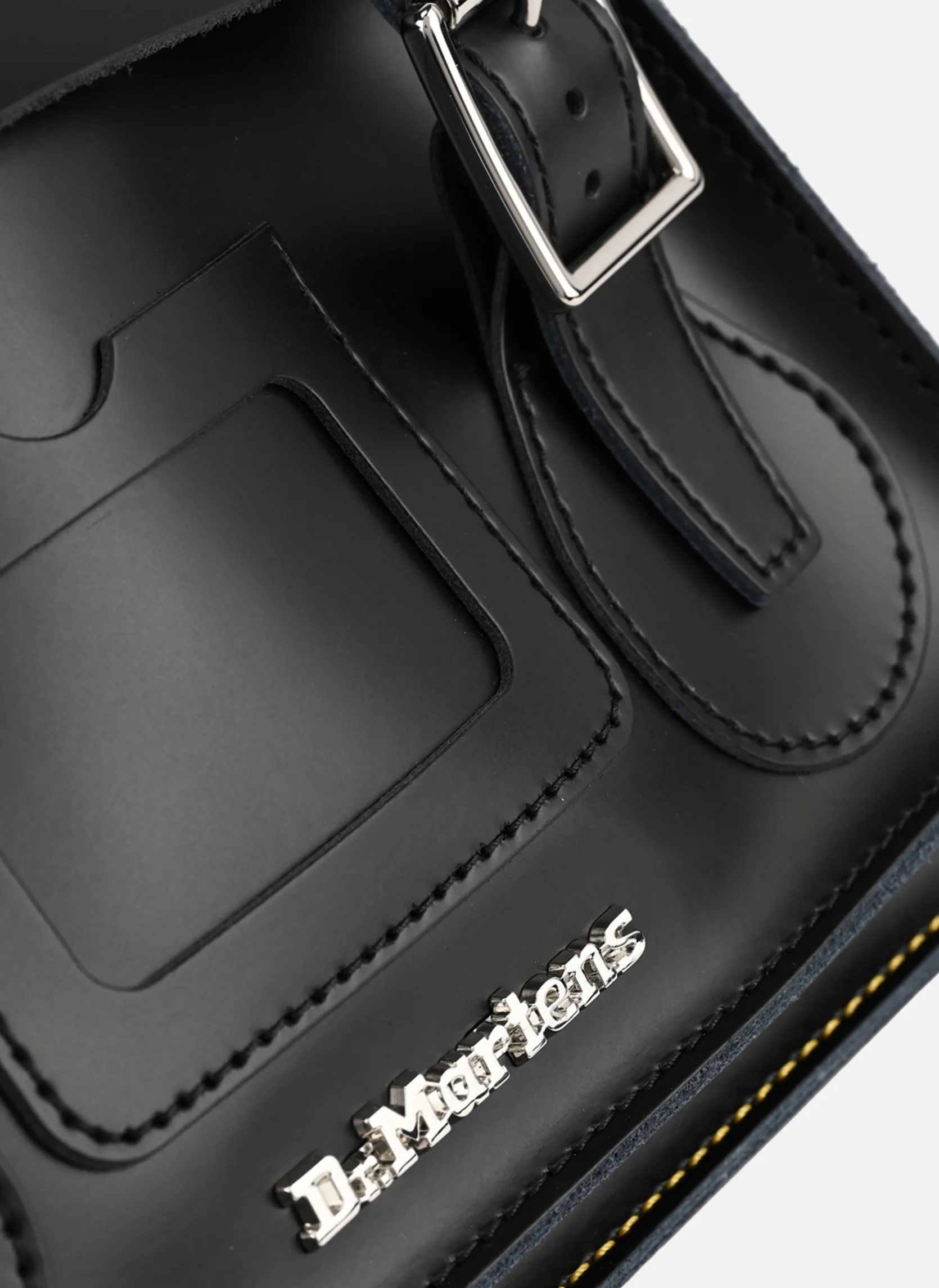 Classic black leather satchel - Nero by DR. Martens