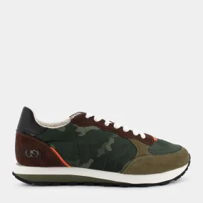 E24U-07 green athletic shoes