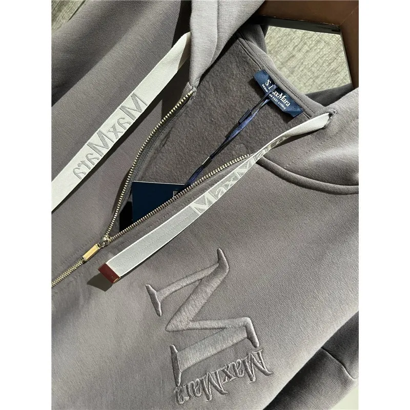 Max Mara plain logo long sleeves hoodies and sweatshirts.