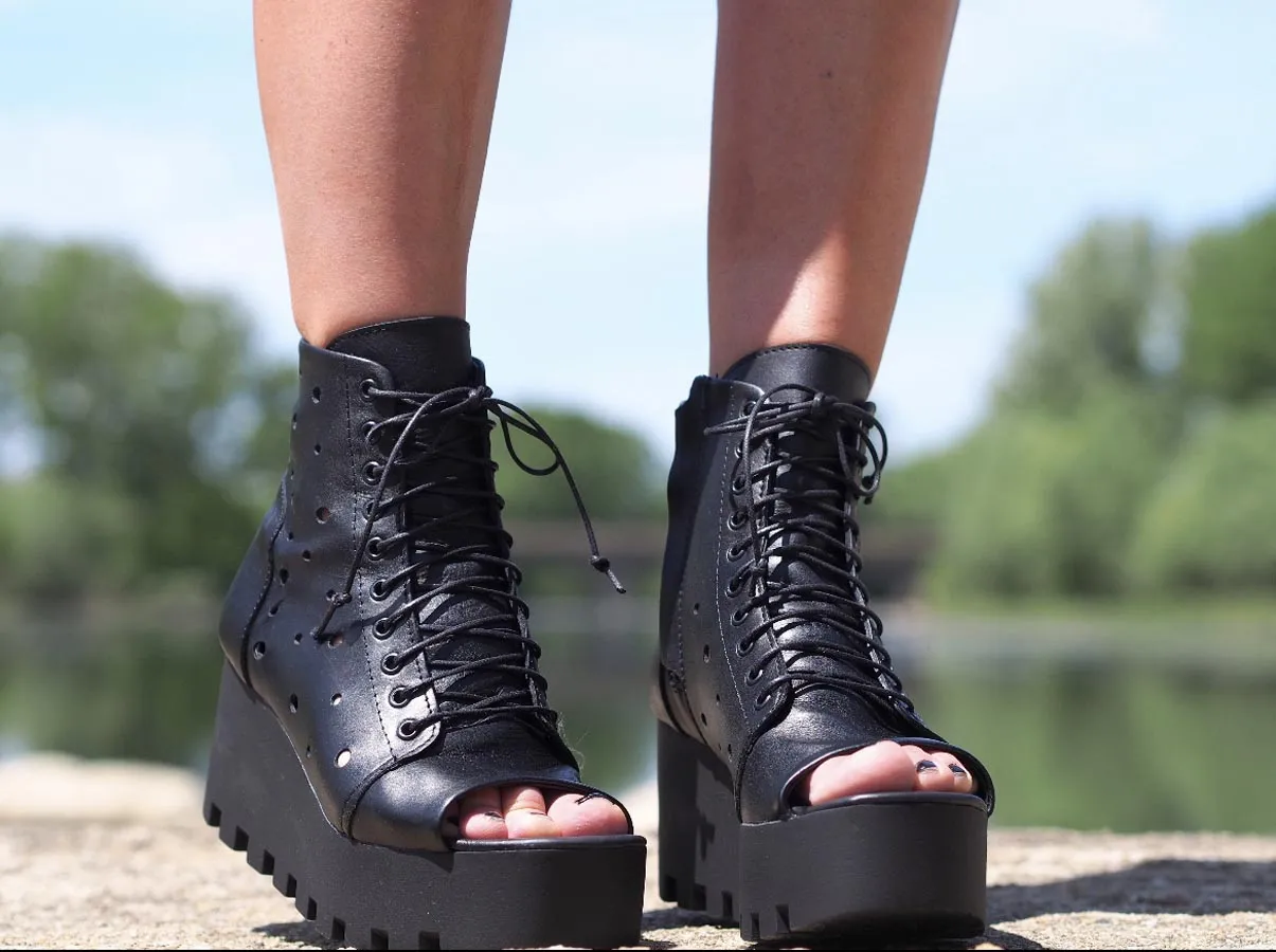 Woman genuine leather summer boots/platform summer boots/must have wedges/black genuine leather summer boots