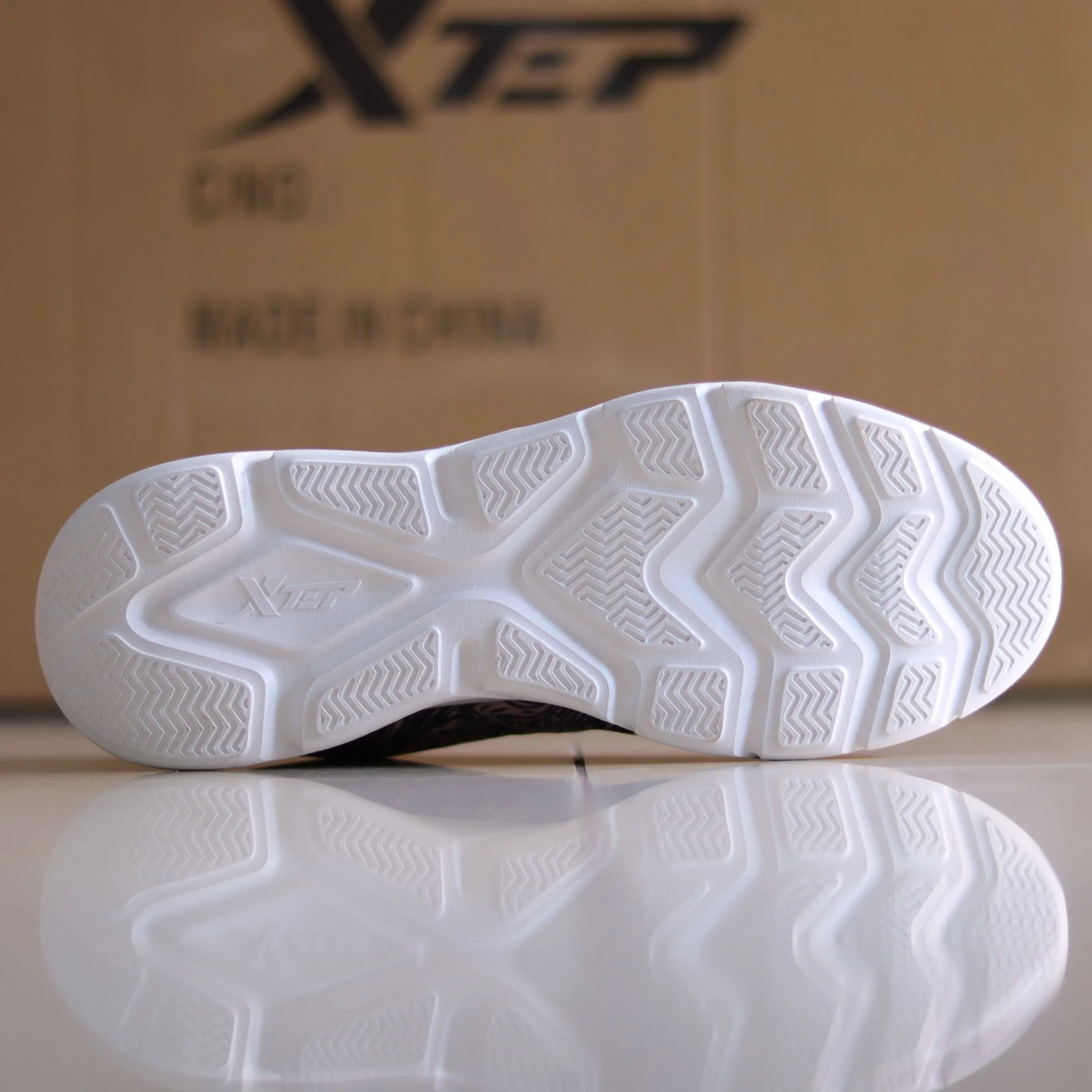 Xtep Women's Medicated Running Shoe - X31