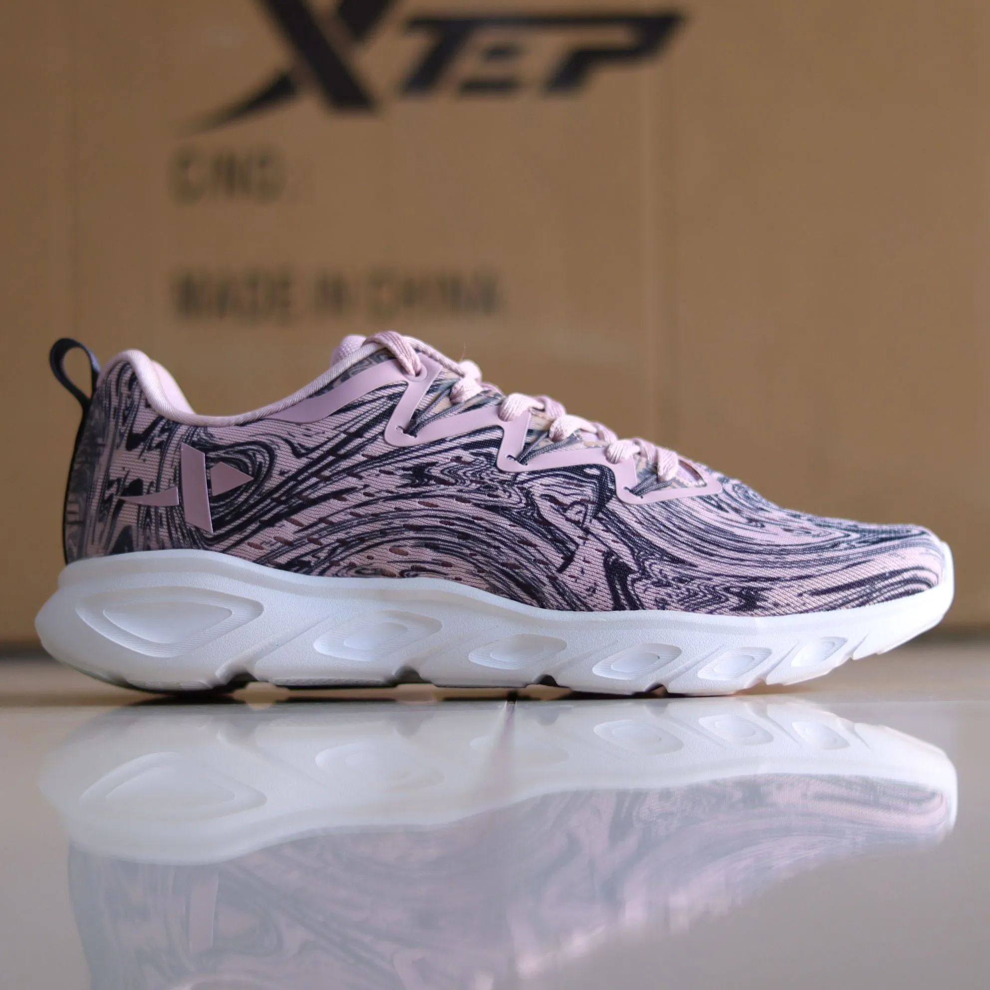 Xtep Women's Medicated Running Shoe - X31