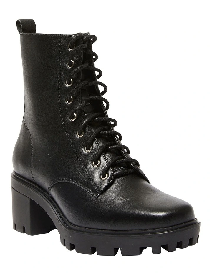 Zane Leather Boots in Black